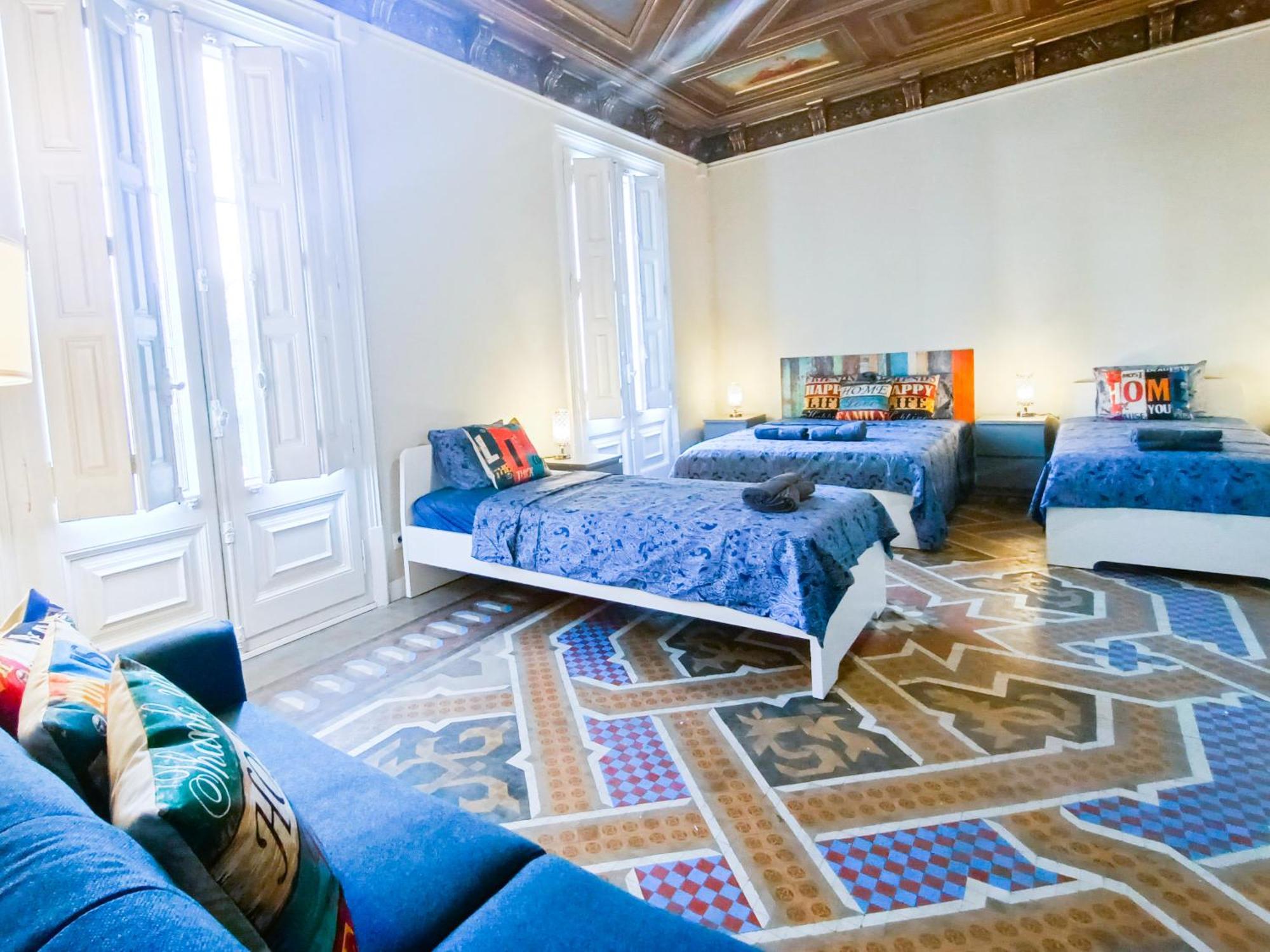 Private Rooms By Plaza Catalunya Barcelona Eksteriør bilde